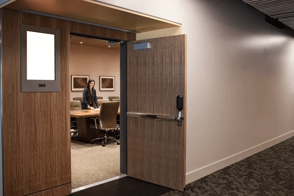 double-leaf door of a commercial office